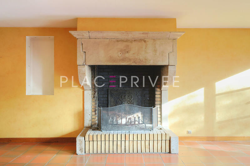 Maison - 375 m² - 10 pièces