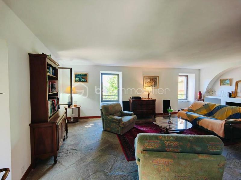 Maison en pierre - 181 m² - 6 pièces