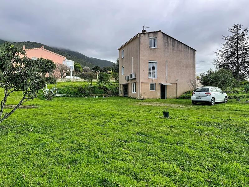 Maison - 101 m² - 4 pièces