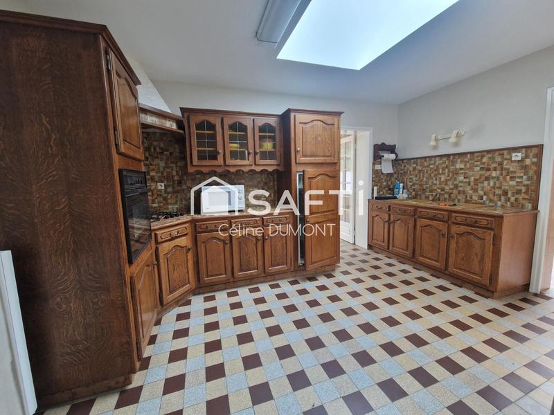 Maison - 137 m² - 8 pièces