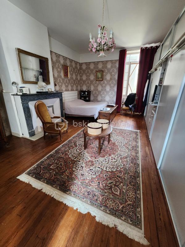 Maison en pierre - 250 m² - 7 pièces