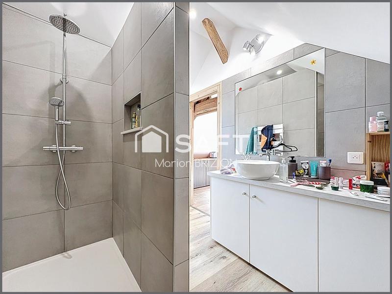 Villa - 219 m² - 8 pièces