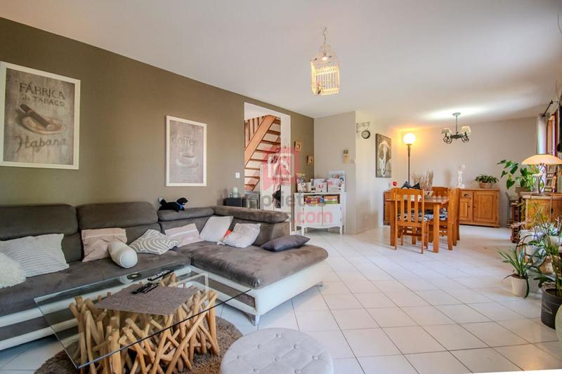 Maison - 104 m² - 7 pièces