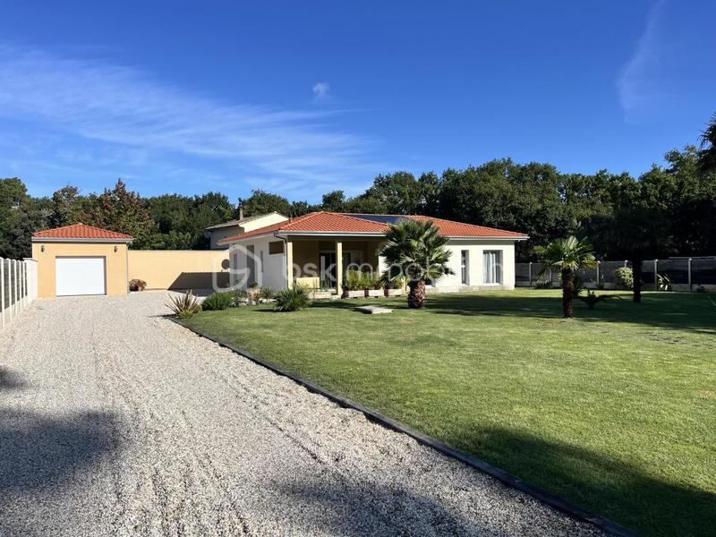 Maison - 108 m² - 4 pièces