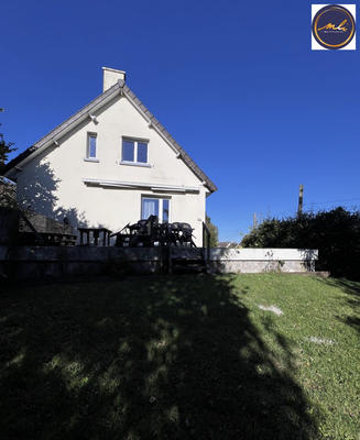 Maison traditionnelle - 128 m² - 9 pièces