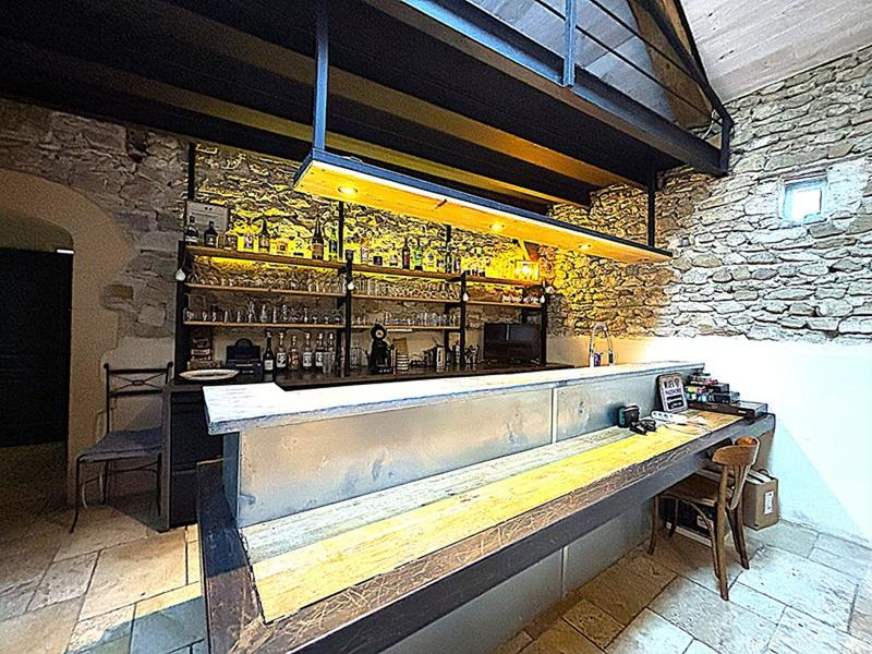 Maison - 625 m² - 11 pièces