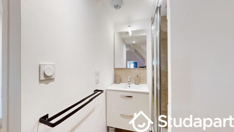 Chambre - 11 m² - 1 pièce