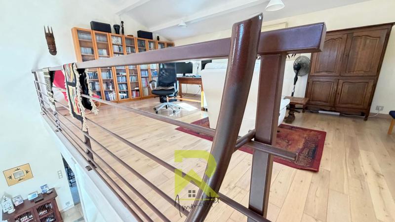 Villa - 220 m² - 7 pièces