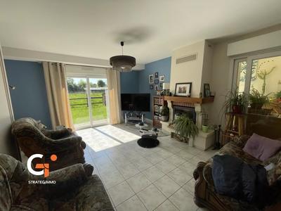 Maison - 220 m² - 8 pièces