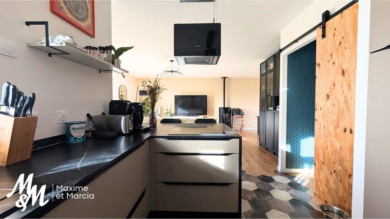 Maison - 99 m² - 5 pièces