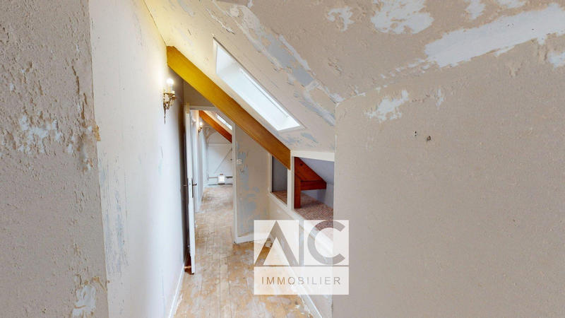 Maison - 151 m² - 6 pièces