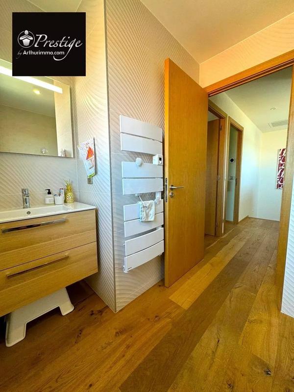 Maison - 186 m² - 5 pièces