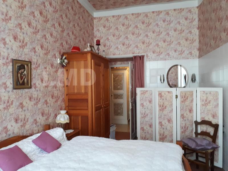 Maison - 254 m² - 10 pièces