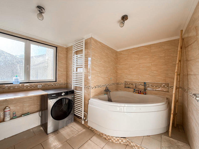 Maison - 166 m² - 6 pièces