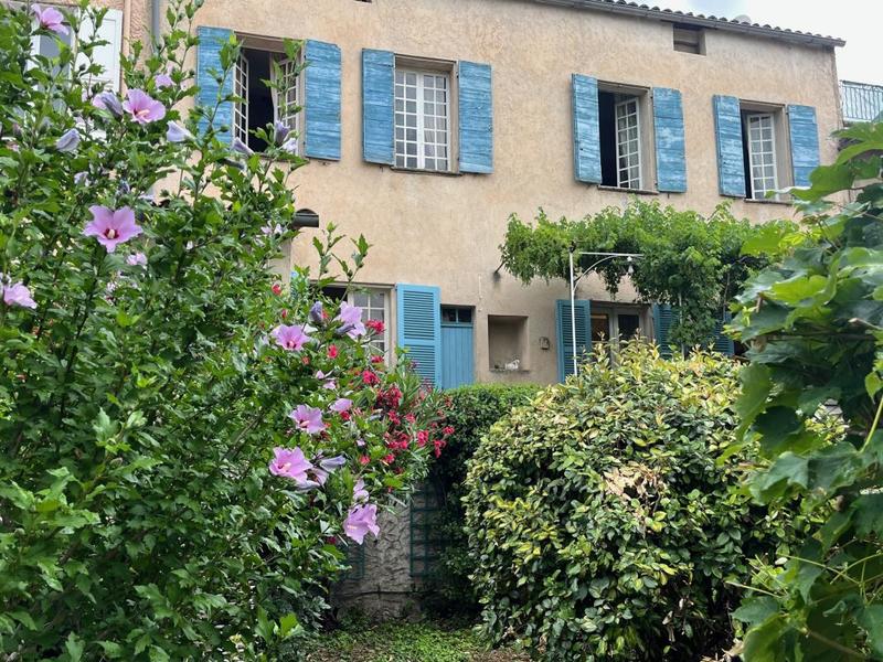 Maison de maîtres - 340 m² - 9 pièces