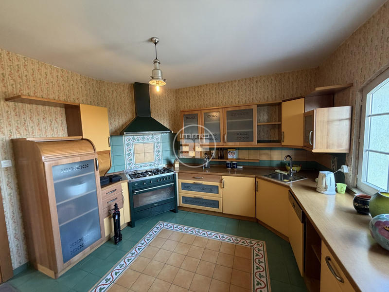 Maison - 211 m² - 8 pièces