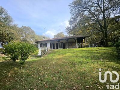 Maison - 258 m² - 8 pièces