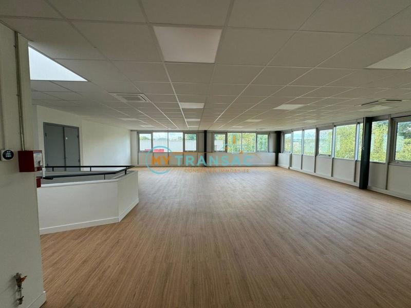 Local d'activité / Entrepôt - 820 m²