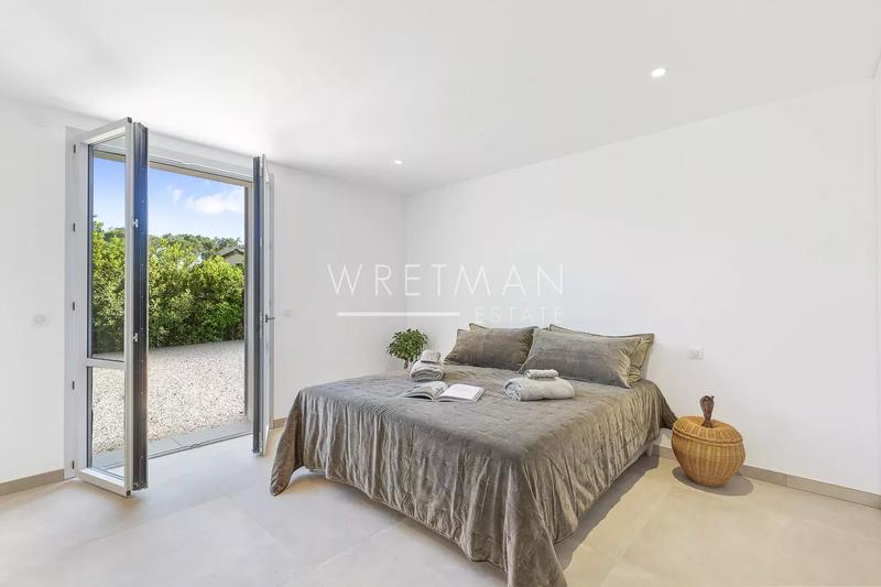 Maison - 243 m² - 6 pièces