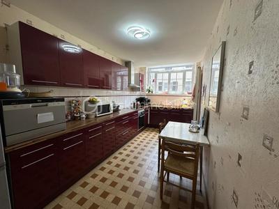 Maison - 288 m² - 12 pièces