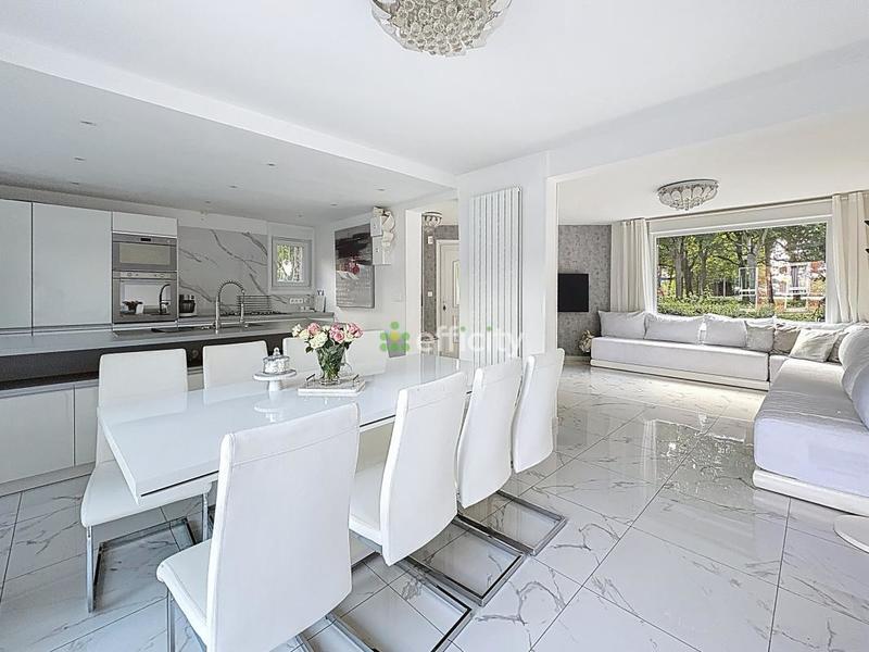 Pavillon - 134 m² - 6 pièces