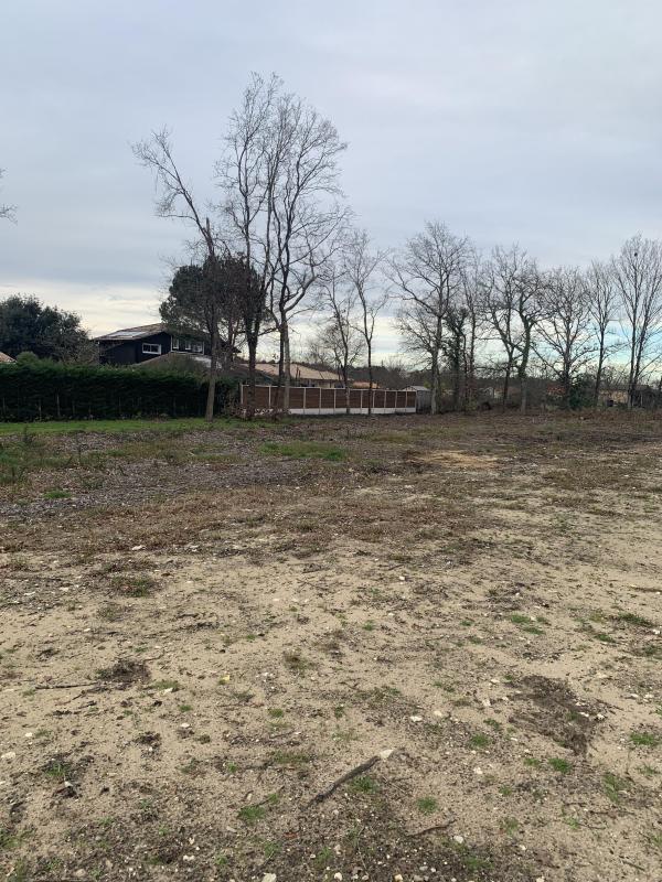 Terrain constructible - 700 m²