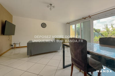 Chambre - 9 m² - 5 pièces