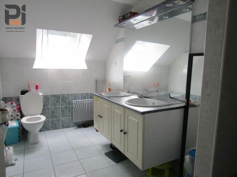 Maison - 220 m² - 9 pièces