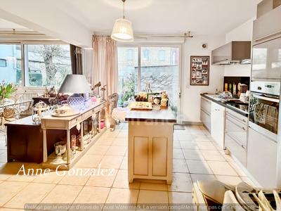 Maison - 345 m² - 7 pièces