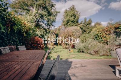 Maison - 196 m² - 7 pièces