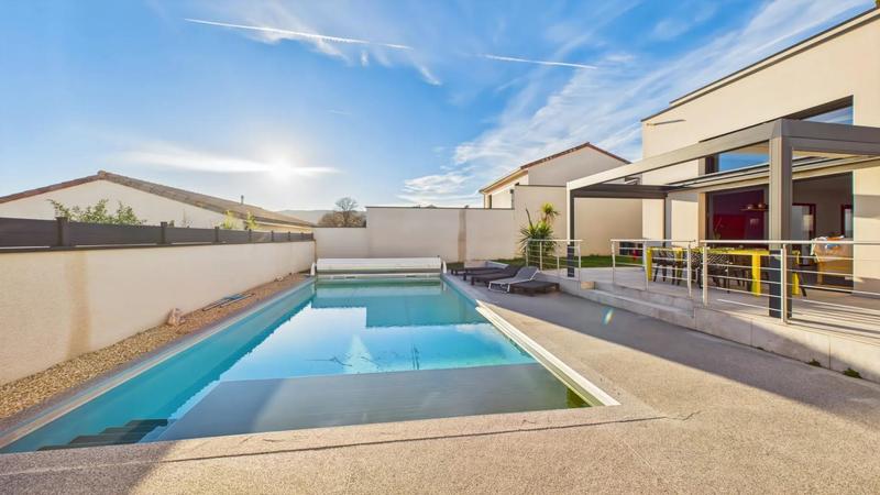 Maison - 138 m² - 6 pièces