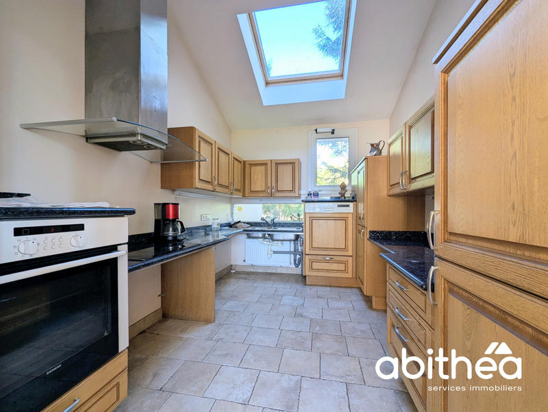 Maison - 180 m² - 8 pièces