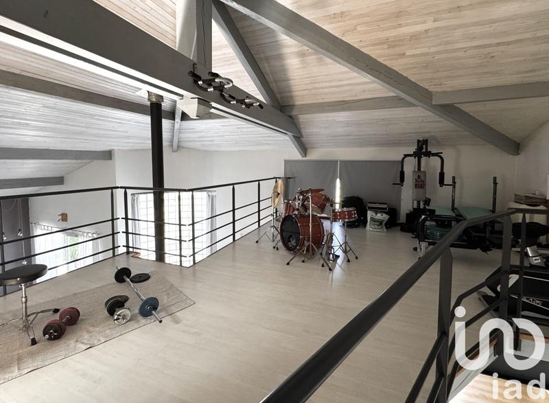 Maison - 260 m² - 9 pièces