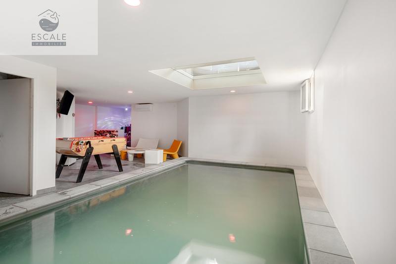 Maison - 200 m² - 6 pièces