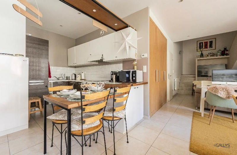 Appartement - 99 m² - 4 pièces