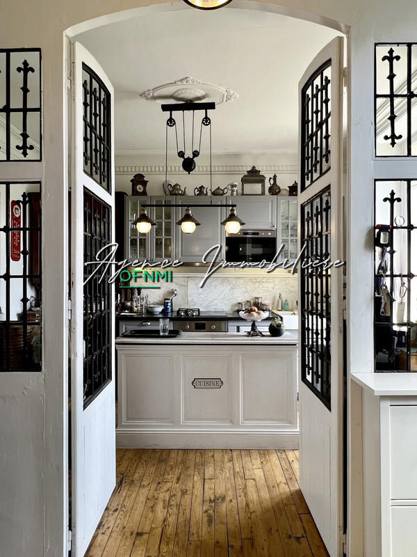 Maison - 170 m² - 10 pièces