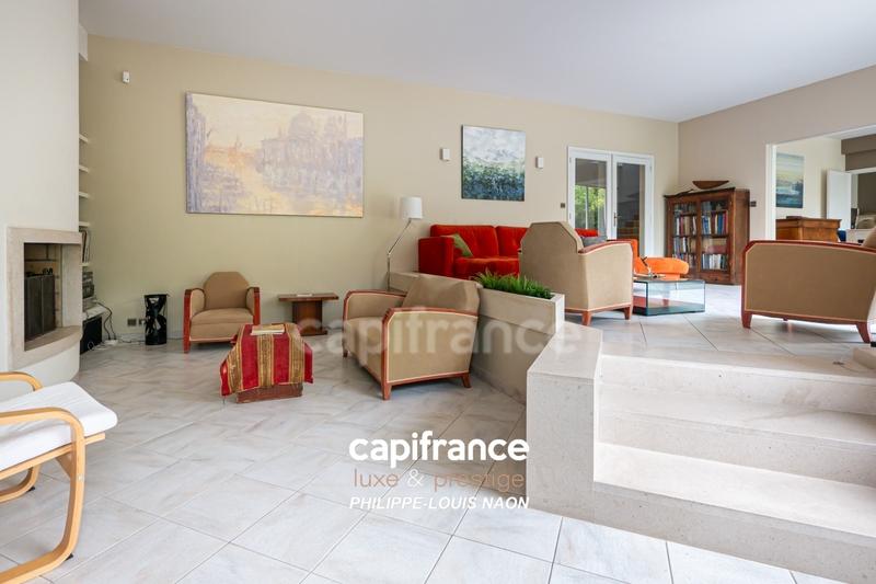 Maison - 230 m² - 10 pièces