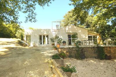 Villa - 145 m² - 9 pièces