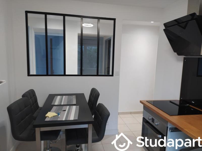 Chambre - 14 m² - 1 pièce