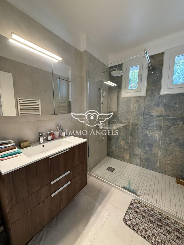 Appartement - 98 m² - 4 pièces