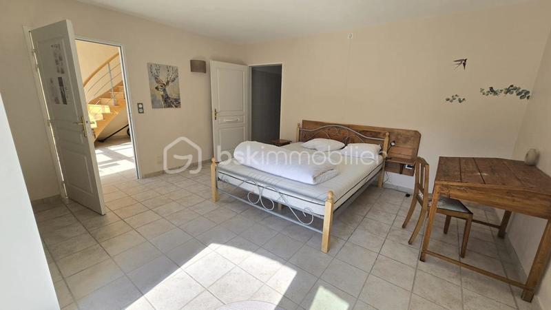 Maison de maîtres - 530 m² - 17 pièces