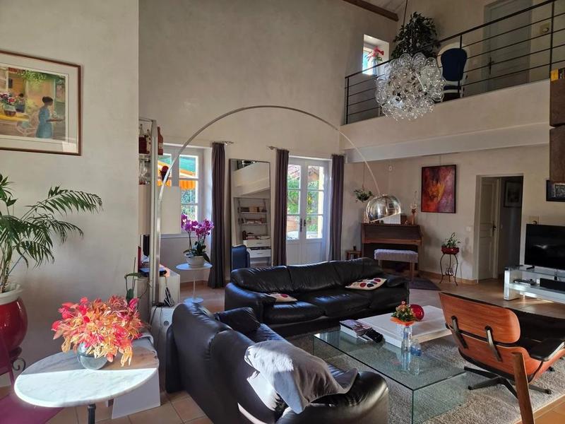 Maison en pierre - 169 m² - 7 pièces