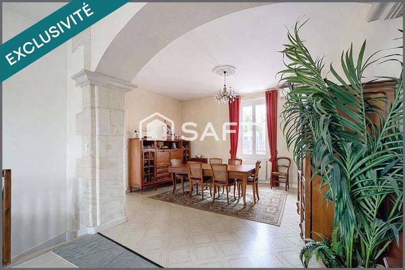 Maison - 228 m² - 8 pièces