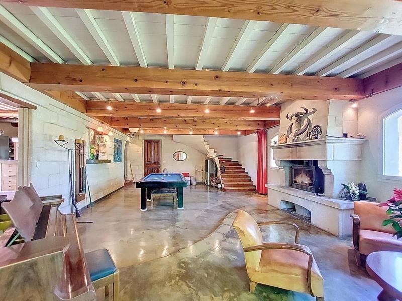 Maison - 240 m² - 6 pièces