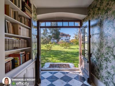 Château - 1 131 m² - 22 pièces