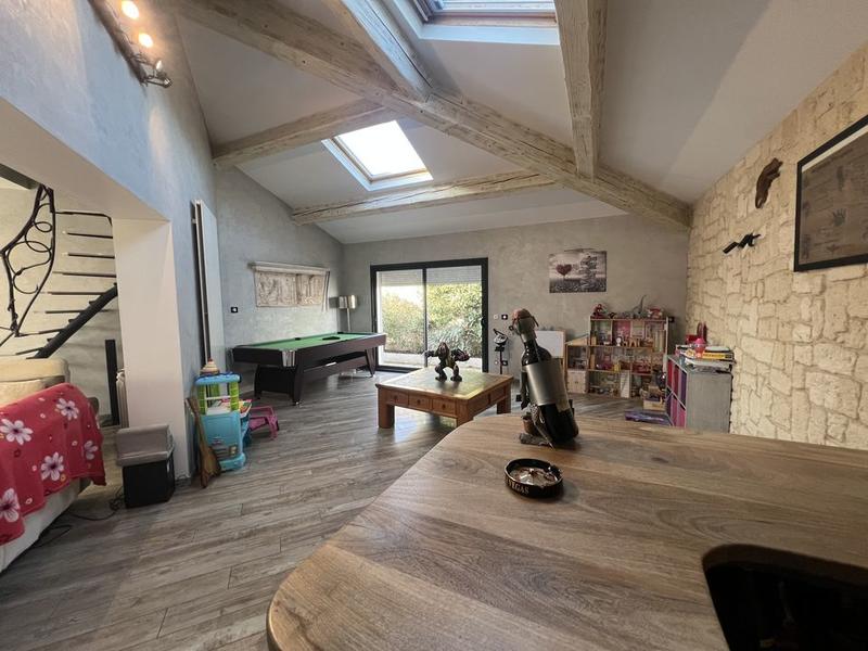 Maison - 200 m² - 5 pièces