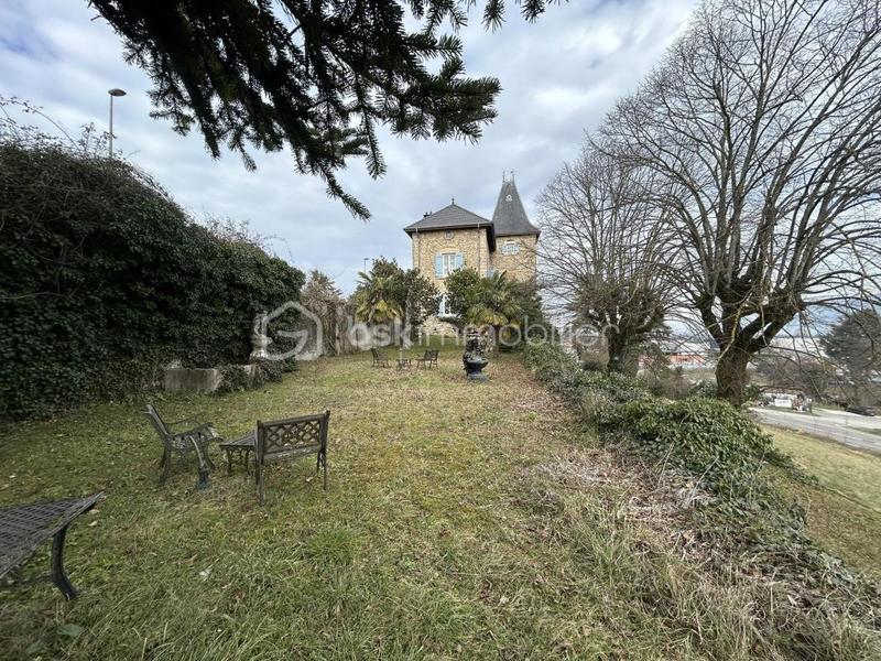 Château - 360 m² - 12 pièces