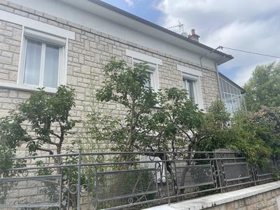Maison en pierre - 166 m² - 6 pièces