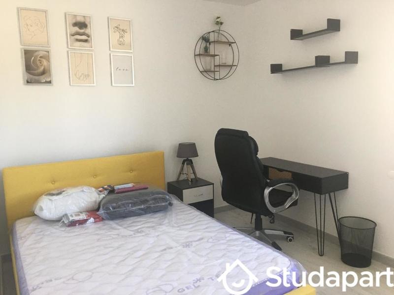 Chambre - 9 m² - 1 pièce