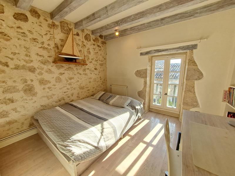 Maison - 218 m² - 6 pièces